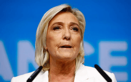 French parties build anti-far right front